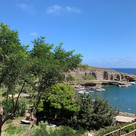 Hotel Isolabella Ventotene Exterior photo