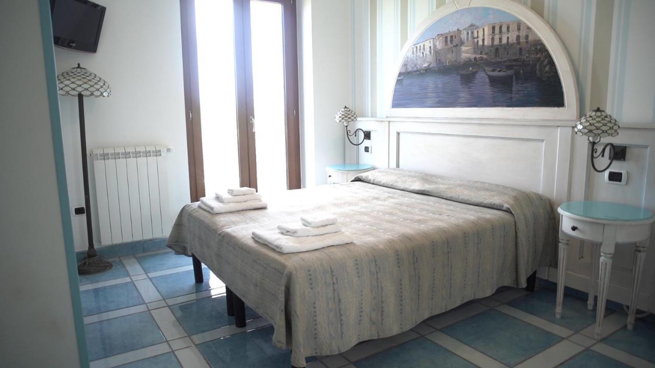 Hotel Isolabella Ventotene Exterior photo