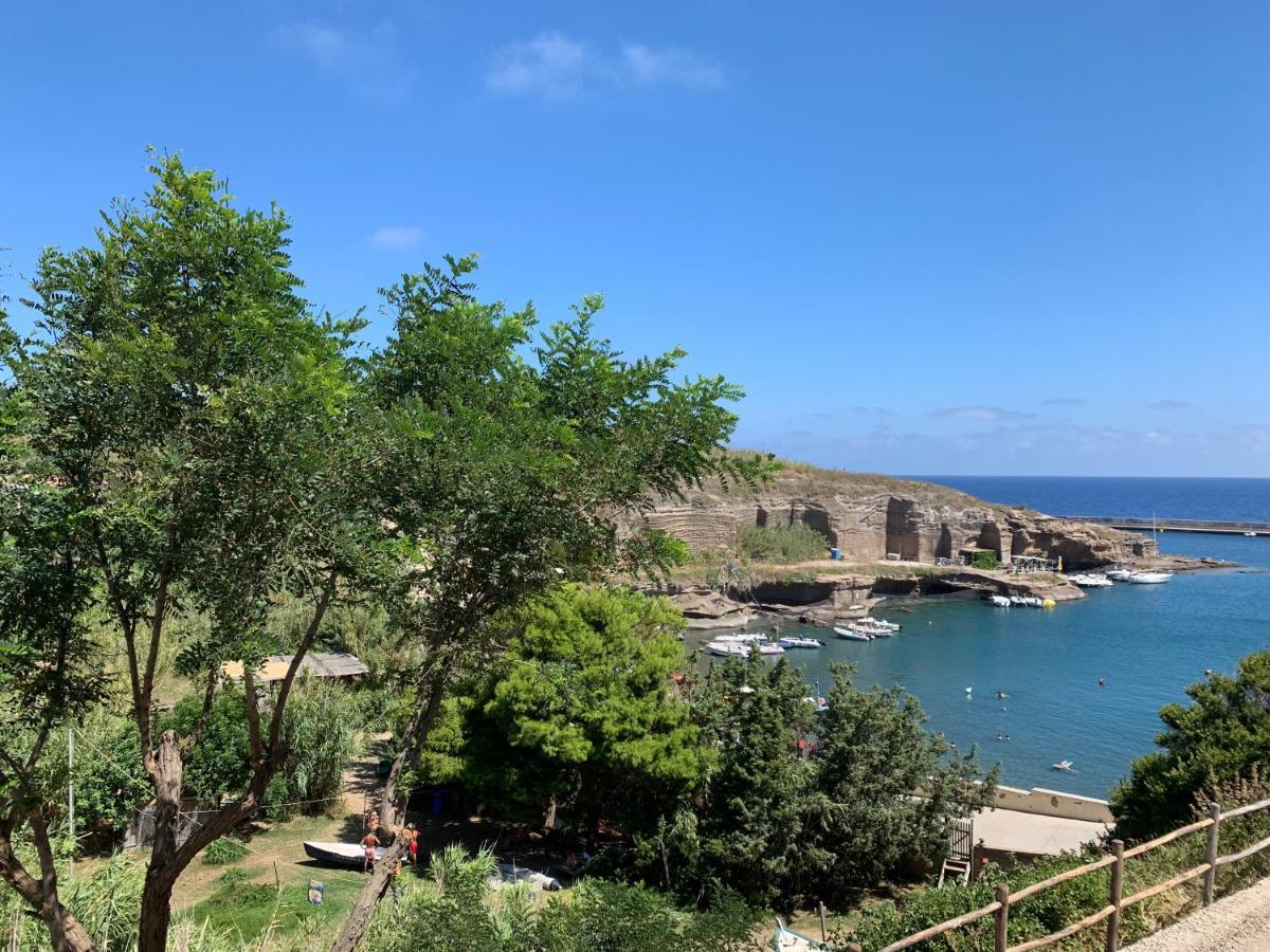 Hotel Isolabella Ventotene Exterior photo