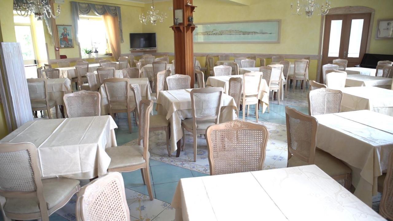 Hotel Isolabella Ventotene Exterior photo