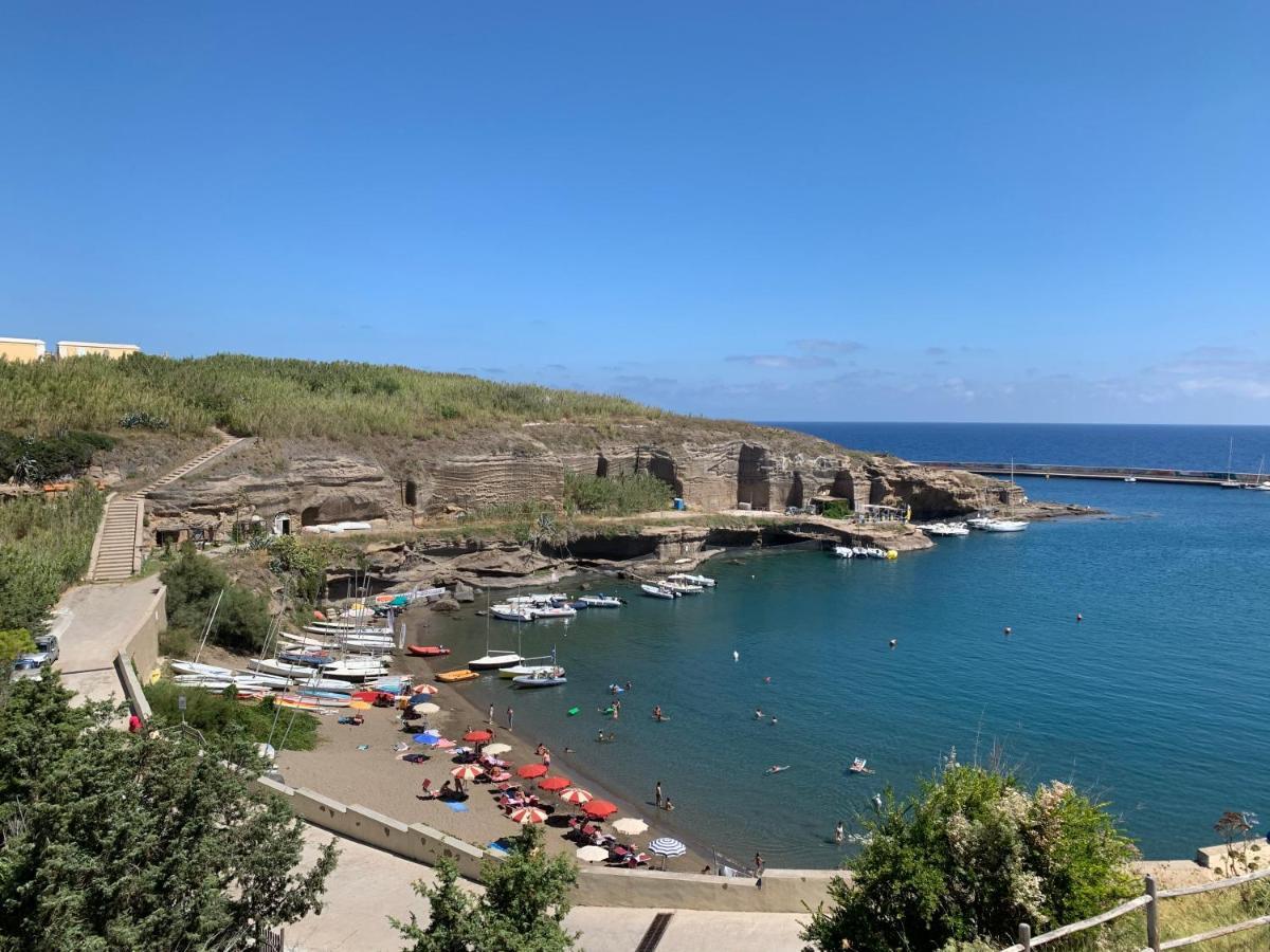 Hotel Isolabella Ventotene Exterior photo